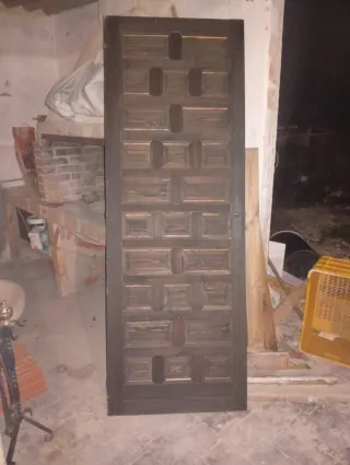Puerta de madera rústica