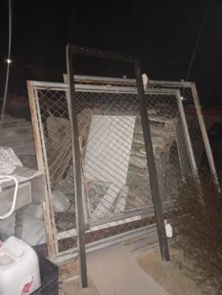 Puerta de madera rústica