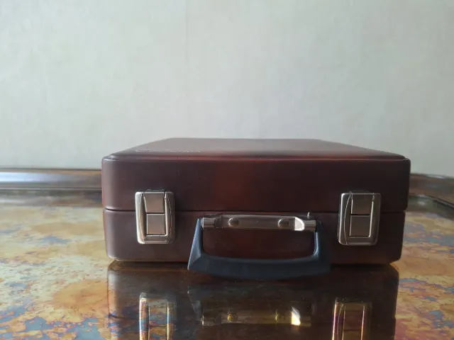 Porta Cassetes Vintage Rojo