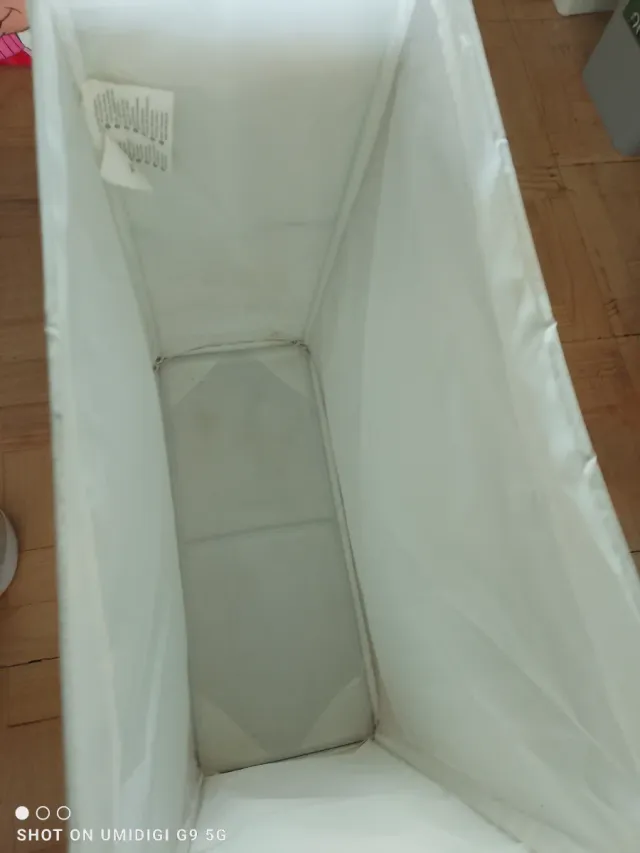 Cesta plegable ropa limpia/sucia.