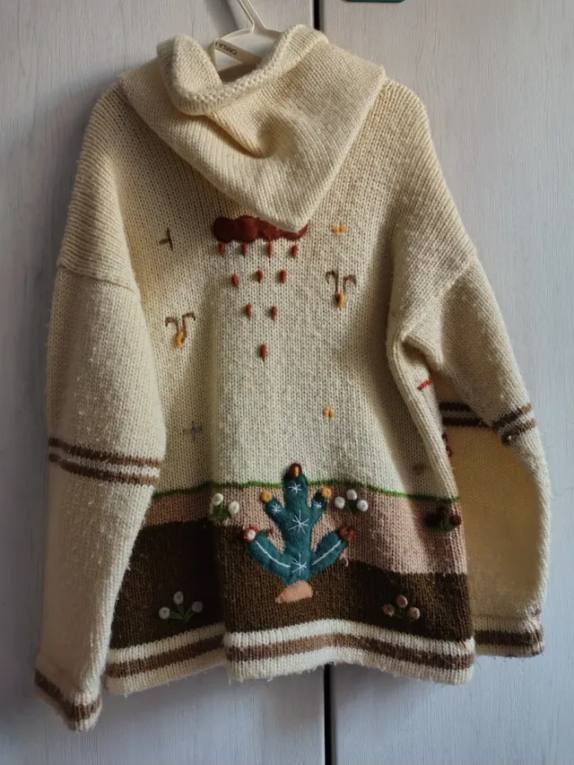 Chaqueta tejida niña con bordados