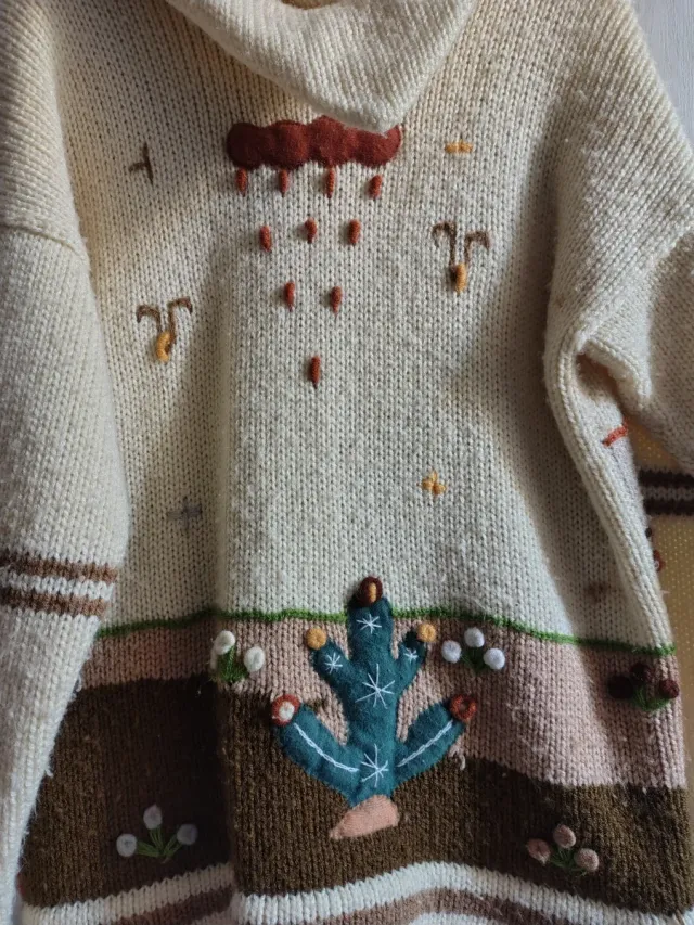 Chaqueta tejida niña con bordados