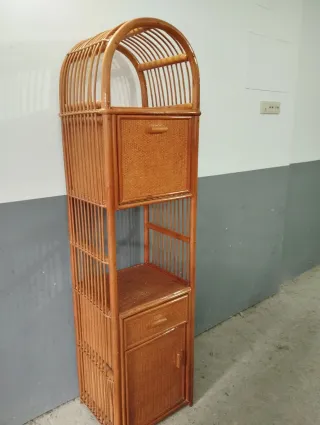 Armario de mimbre con arco
