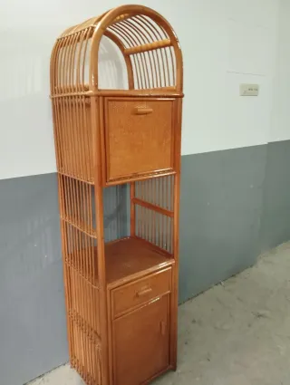 Armario de mimbre con arco