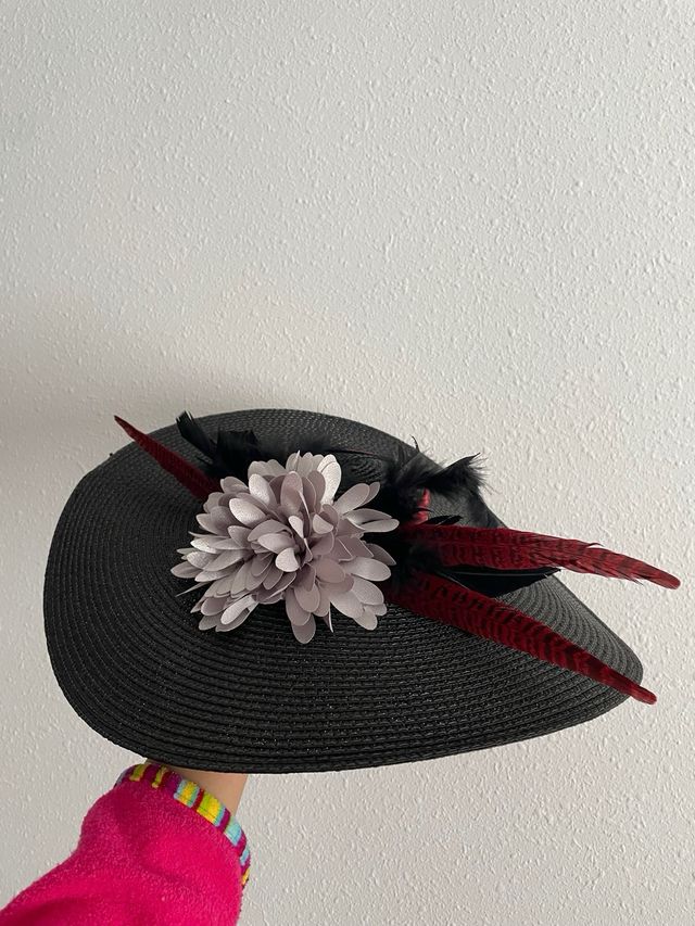 Pamela negra con detalle rojo