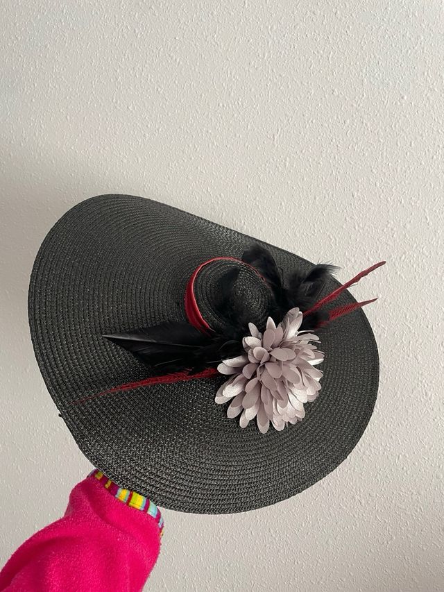 Pamela negra con detalle rojo