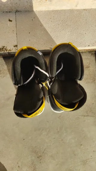 Botas de Snowboard Negras y Blancas Decathlon