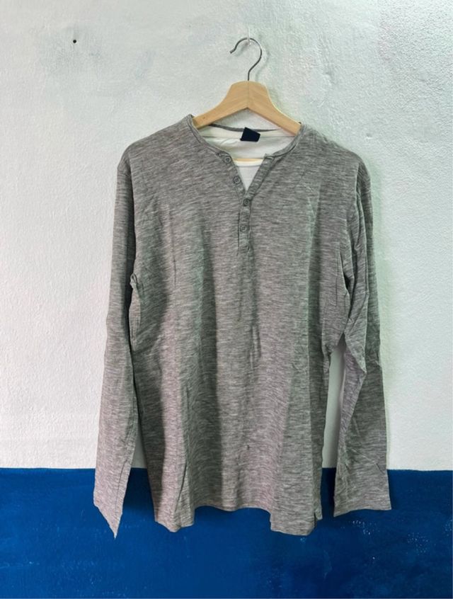 Camiseta Mangas Largas Gris