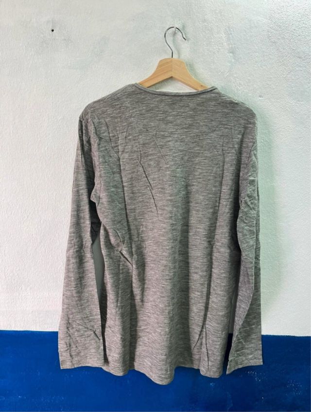 Camiseta Mangas Largas Gris
