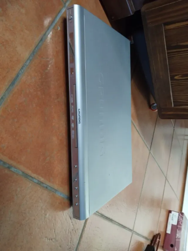 DVD Grundig sin cables