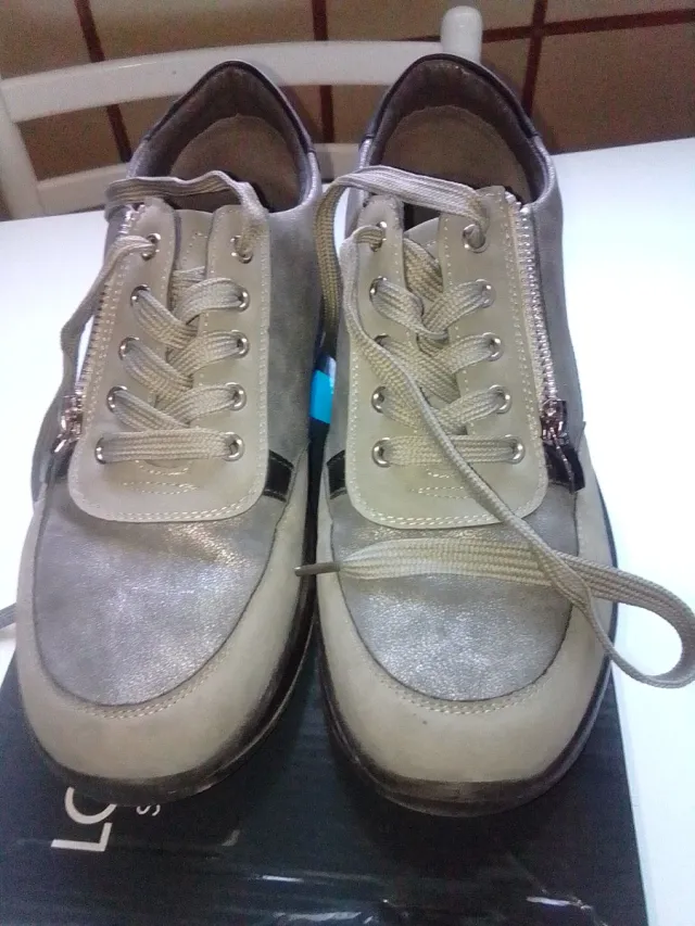 Scarpe donna grigie con zip