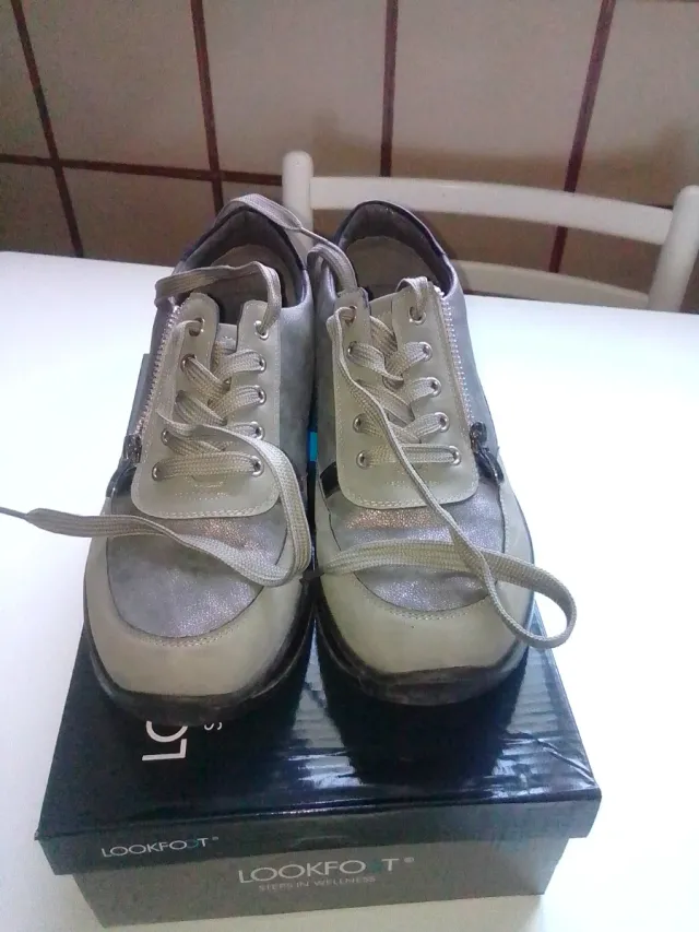 Scarpe donna grigie con zip