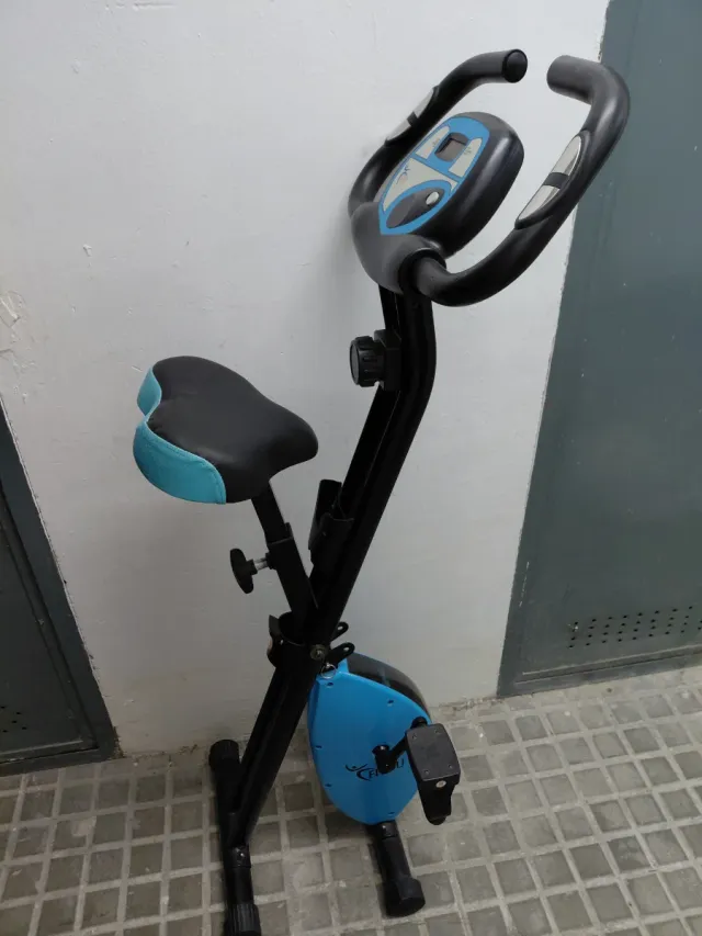Bicicleta Estática Plegable Azul y Negra.