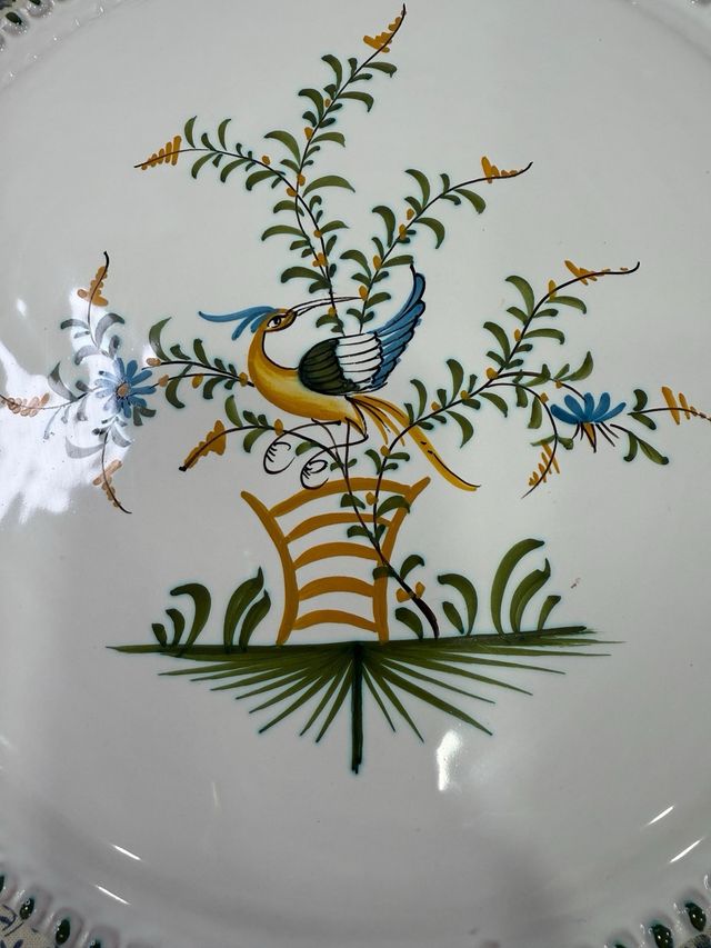 Fuente alta Moustiers cerámica decorada a mano