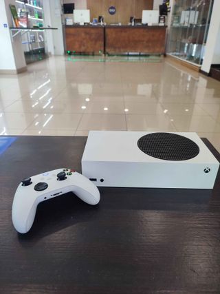 Xbox Series S Blanca + Mando Original