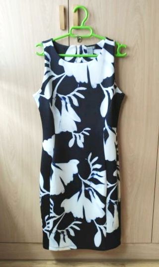Vestido H&M floral negro y blanco