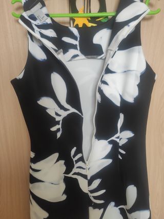 Vestido H&M floral negro y blanco