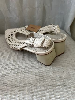 Zapatos CORINA tacón ancho blancos