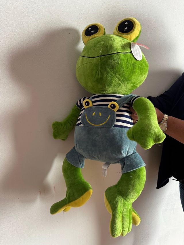 Peluche Rana Grande con Peto