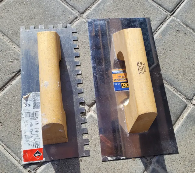 Lote 2 llanas de albañil