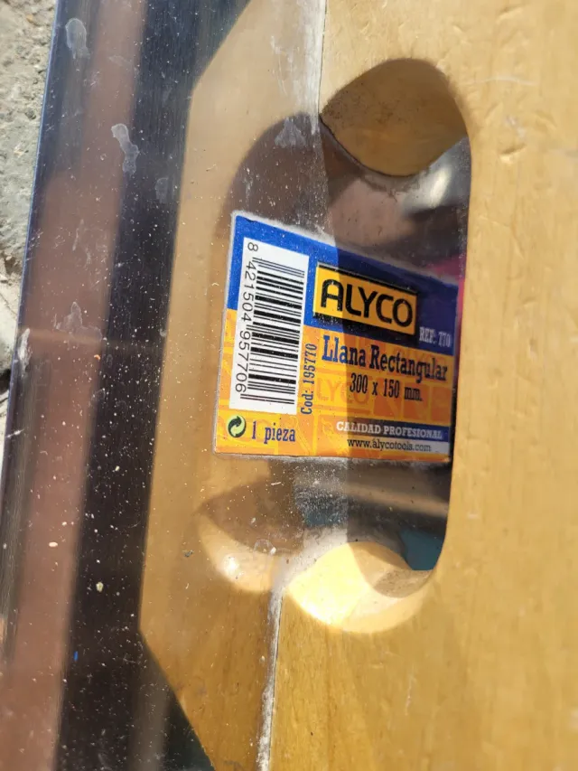 Lote 2 llanas de albañil