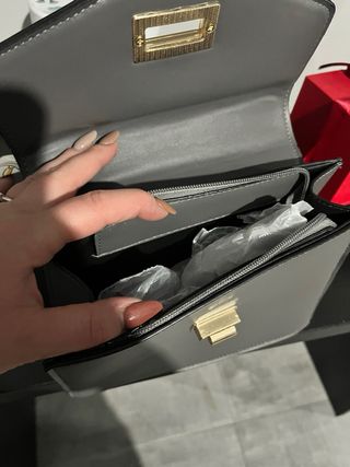 Borsetta grigia con foulard