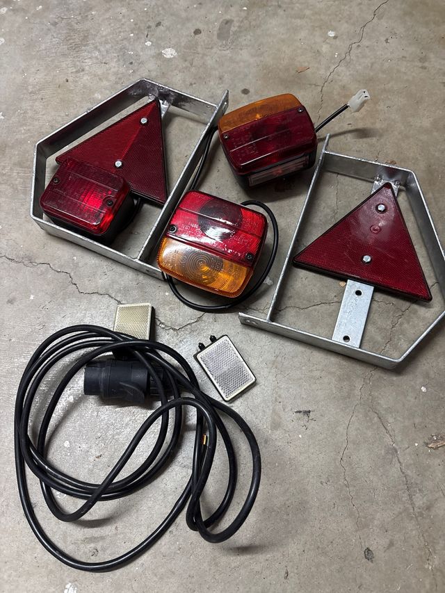 Luces de remolque y cableado