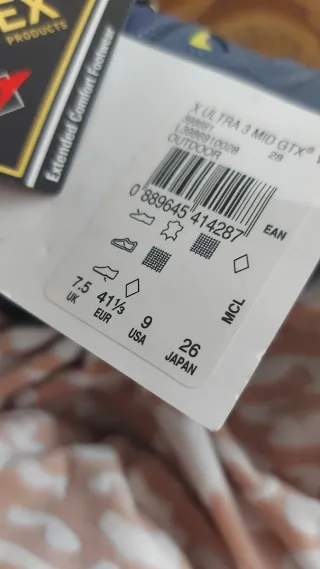 Botas de ante marrones con cordones