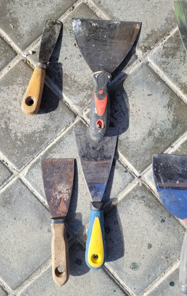 Lote 12 espátulas de albañil