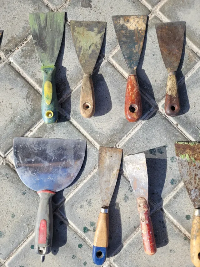 Lote 12 espátulas de albañil