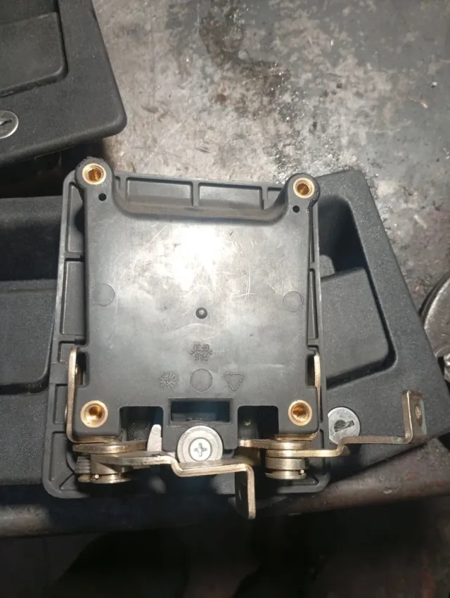 Cerraduras Excavadora Case