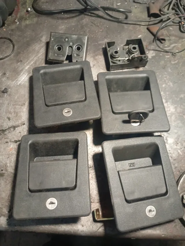 Cerraduras Excavadora Case