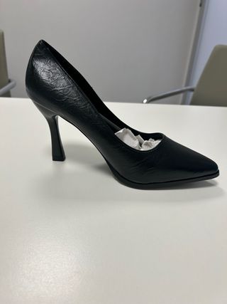 Zapato de salón negro tacón, sin estrenar