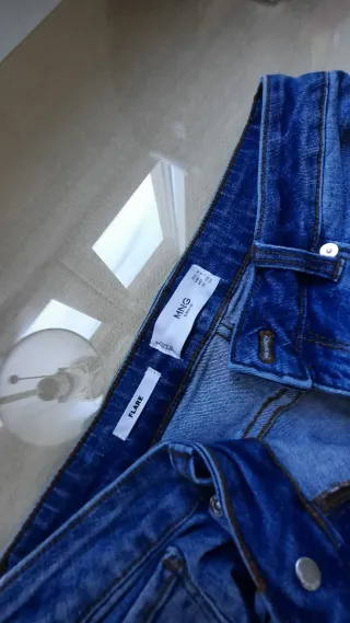 Pantalón Vaquero Flare Mango Talla M/40