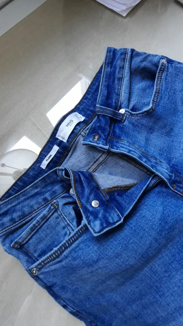 Pantalón Vaquero Flare Mango Talla M/40