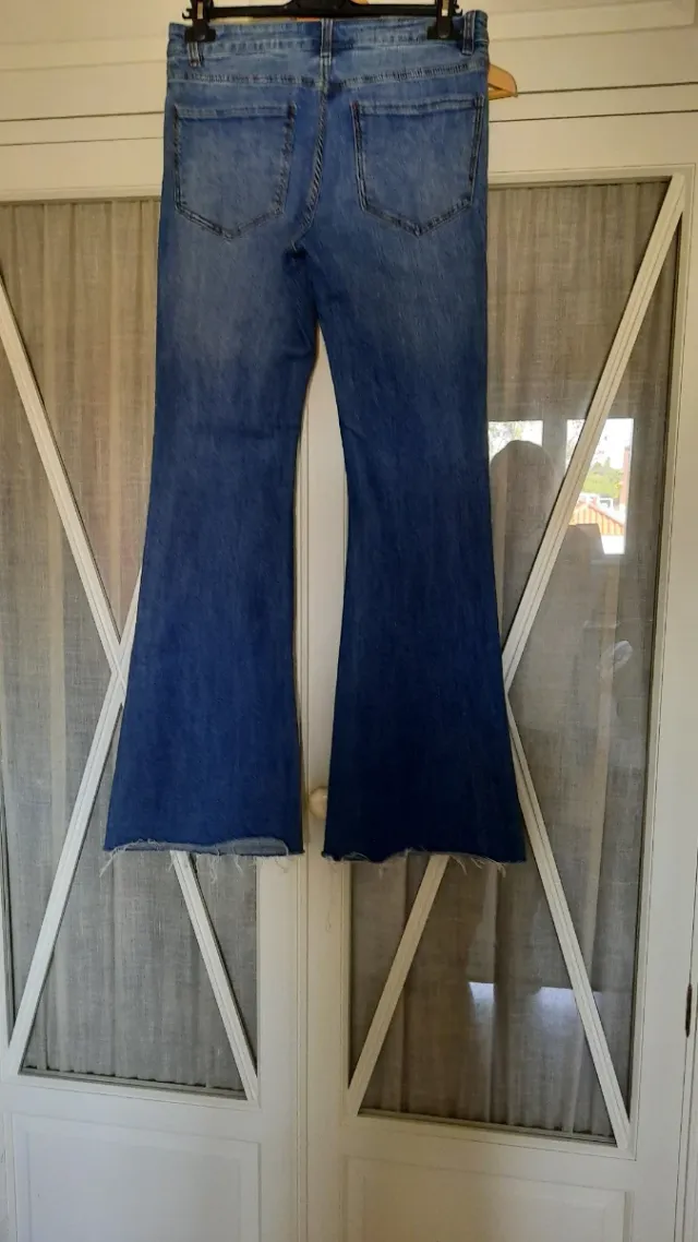 Pantalón Vaquero Flare Mango Talla M/40