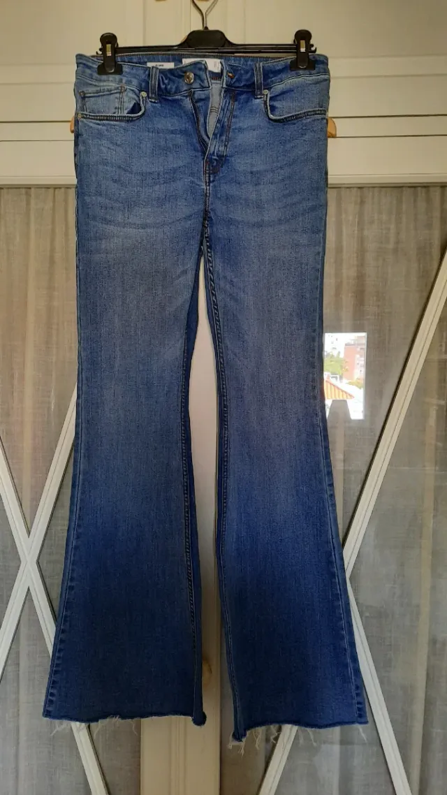 Pantalón Vaquero Flare Mango Talla M/40
