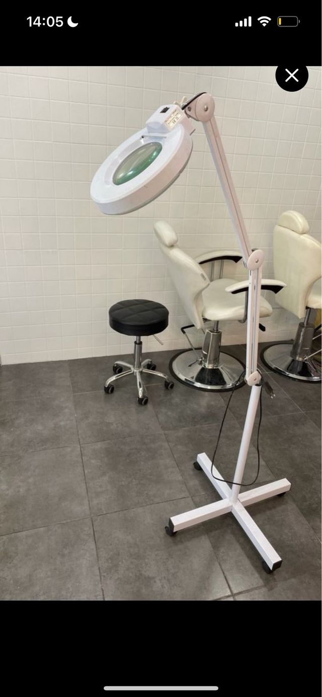 Lámpara de estética con lupa