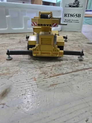 Crane Grove RT865B Rough Terrain NZG 1:55