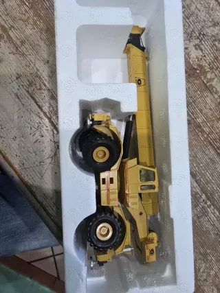 Crane Grove RT865B Rough Terrain NZG 1:55