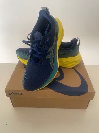 Zapatillas ASICS NOVABLAST 4 Azul y Amarillo