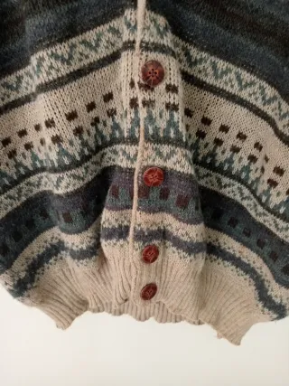 Chaleco tejido hombre botones beige y gris