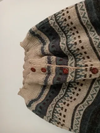 Chaleco tejido hombre botones beige y gris