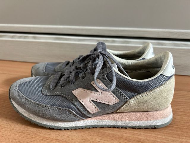 Zapatillas New Balance 620 Gris y Rosa