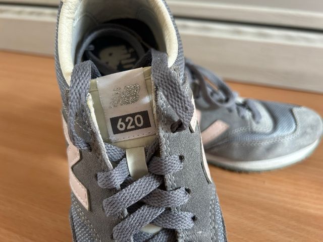 Zapatillas New Balance 620 Gris y Rosa