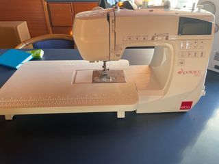 Máquina de coser Elna Experience 560