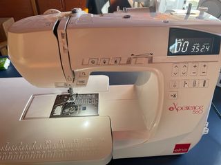 Máquina de coser Elna Experience 560