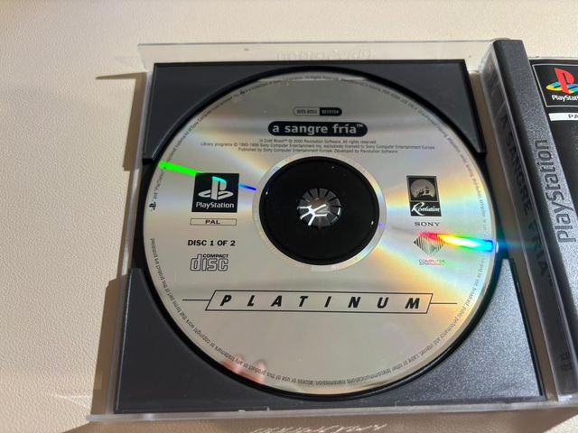 A Sangre Fría PS1 PAL Platinum + Manual