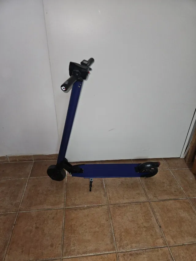 Patinete Eléctrico Azul