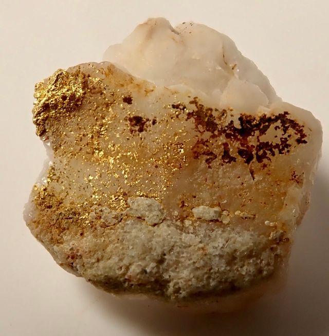 Mineral de Oro Nativo sobre Cuarzo
